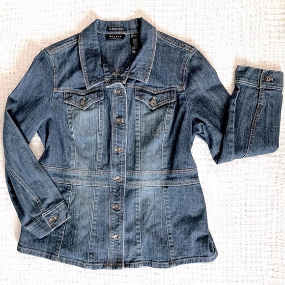 Axcess Jackets & Blazers - ✨ A Fabulous Stretch Denim Jacket From Axcess (A Liz Claiborne Company) ✨